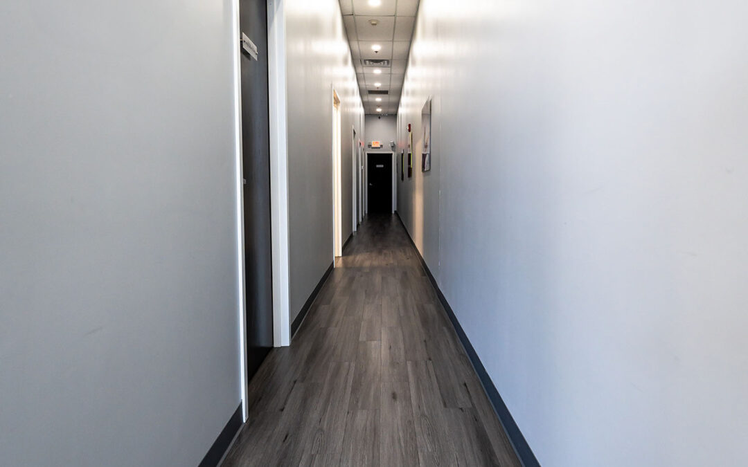 5-uniq-laser-saugus-long-corridor-1080x675